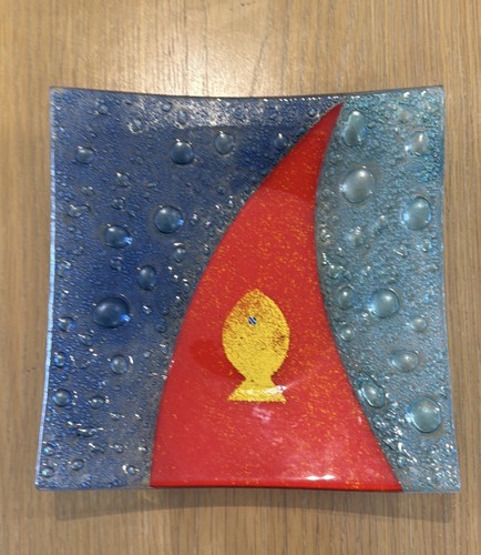 Decorative fused glass plate