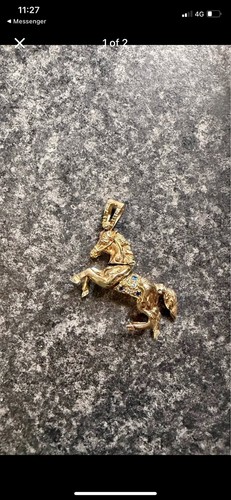 9ct gold horse pendant - gold,