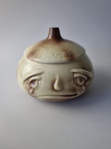 Vintage ceramic crying onion - vintage,