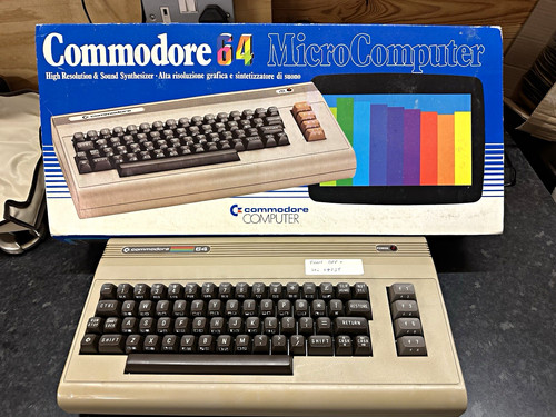 Commodore c64 microcomputer - commodore,