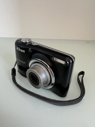 Black nikon coolpix l23 - black,