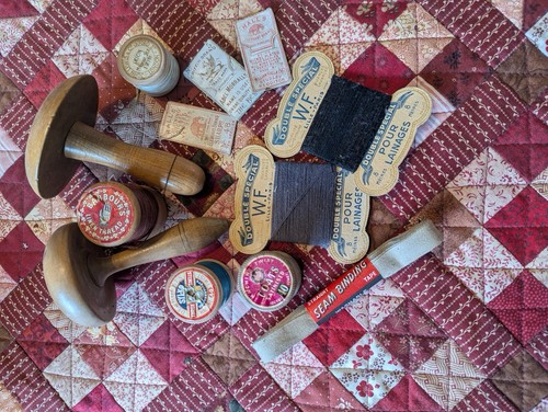 Selection vintage sewing - of,