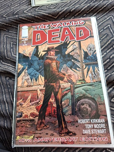 The walking dead 10th - #1, (10th