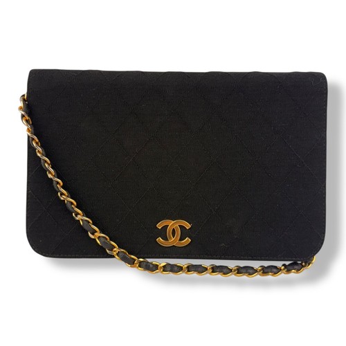 Chanel black push lock - push,