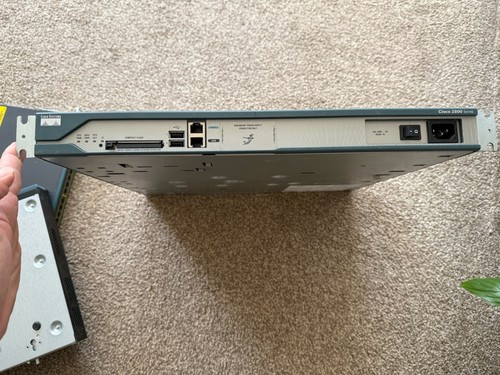 Cisco 2811 router - 2811,