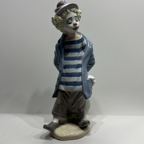 Lladro little traveler - little,