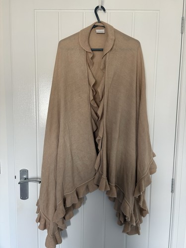 Beige cape with ruffled - beige, edges