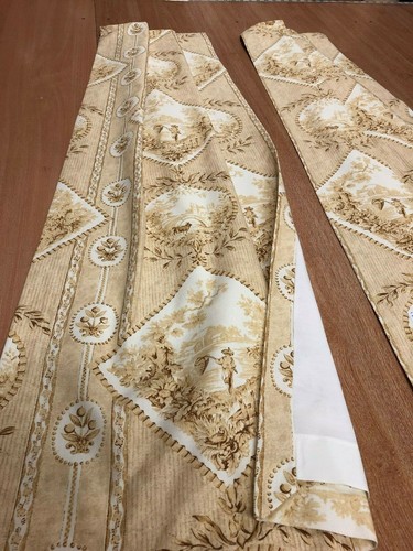 Bespoke curtains in - b/n,