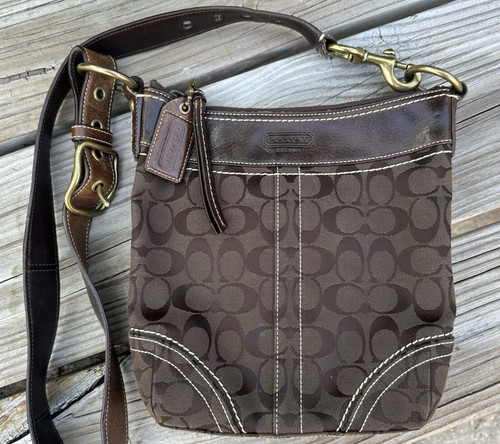 Coach signature dark - signature,