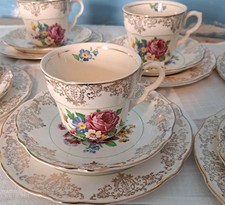 6 Vintage Cups, Saucers & Tea