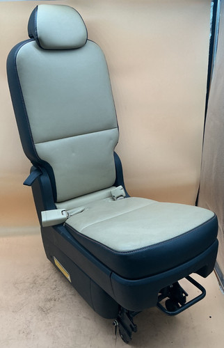 Second row middle jump seat - second,