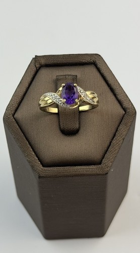 Amethyst and diamond - diamond, 9ct