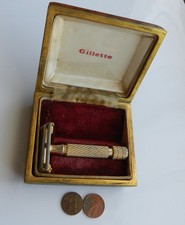 A GILLETTE GOLD PLATED DE TTO SAFETY RAZOR. MADE in ENGLAND. BRIT. PAT. #694093.