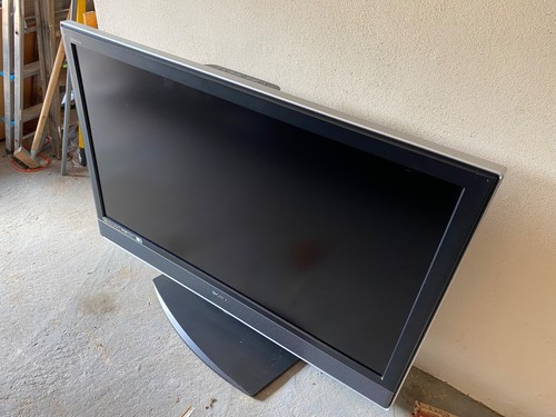 Sony bravia large screen - sony,