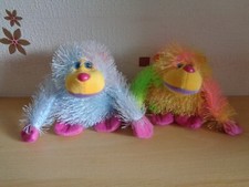 Fuzzy monkeys set of 2 multicoloured plush toys