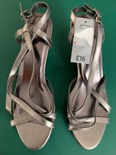 TU   LADIES. PEWTER COLOUR SANDALS    SIZE 7.    BNWT