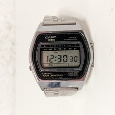 CASIO 81 S008 Digital Quartz Lithium Watch Alarm Chronograph Vintage Silver 