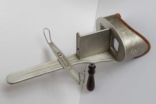 THE PERFECSCOPE STEREO VIEWER