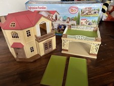 Sylvanian Families Maple Manor with Carport and Accessories Wildwood Rabbits x7