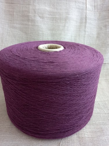 Machine knitting yarn