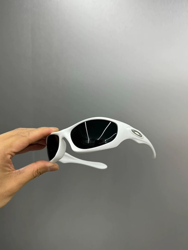 Oakley 00s monster - 00s, dog