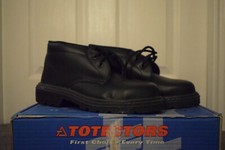 Totectors Black Leather Chukka