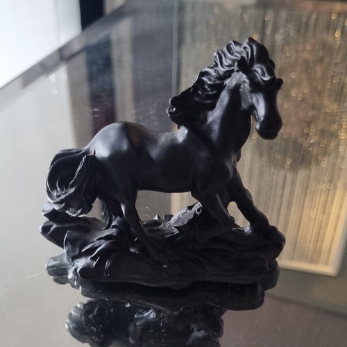 Black horse ornament - black, figurine