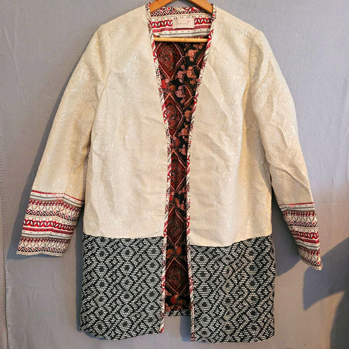 Per una cream geometric - per,
