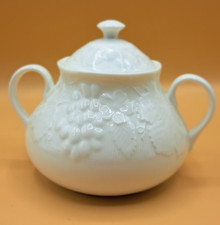Wedgwood strawberry and vine - strawberry,