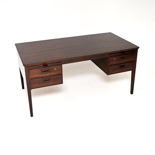Large vintage danish - large,