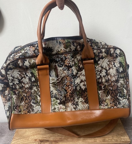 Vintage style floral tapestry