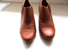 Brown leather ladies closed