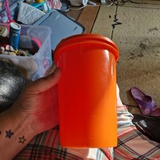 TUPPERWARE #321 JUICE BEVERAGE PITCHER CONTAINER 1 QT SIZE WITH #563 ORANGE LID