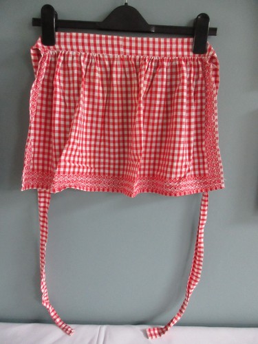 Vintage 1960s girls apron - girls,