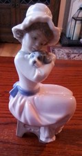 Lladró Nao Figurine Girl With
