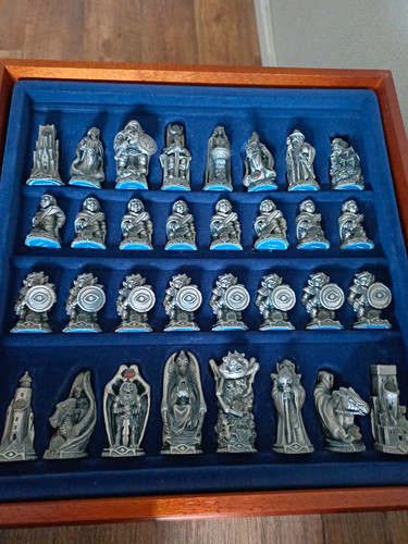 Lord the rings chess set - of,