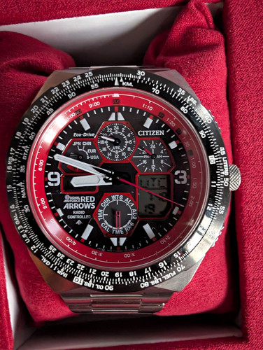 Citizen eco drive - red, arrows