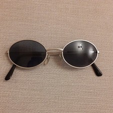 Oval 90s Metal Vintage