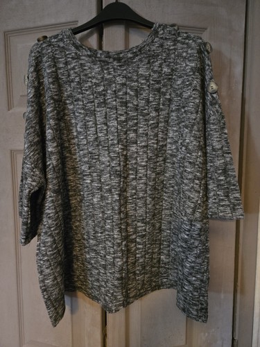 Women three quarter sleeve - quarter,