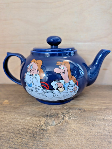 Vintage lyons tetley teapot - tetley,