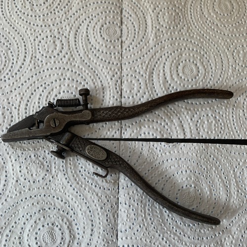 Antique saw tooth setting - antique,