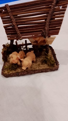 Ornament piggies pig sty - a,