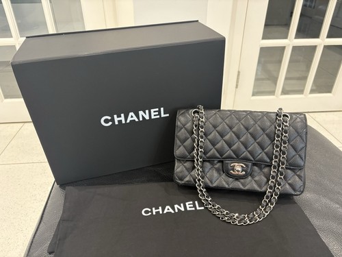 Chanel classic flap medium - chanel,