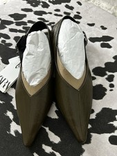 ZARA WOMANS FLAT MULES SIZE 6