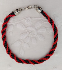 Bracelet. Red+Black. Kumihimo braided. Handmade. Lobster clasp.