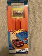 Hot Wheels -  Car & Track Pack