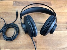 AKG K72 Over the Ear