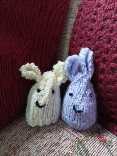 Knitted easter creme - 2,
