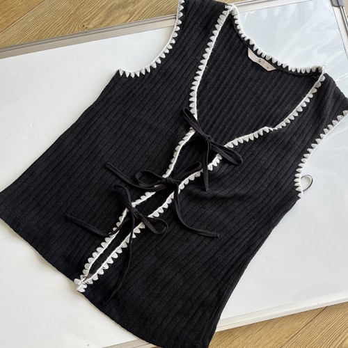 Size black white - 10,
