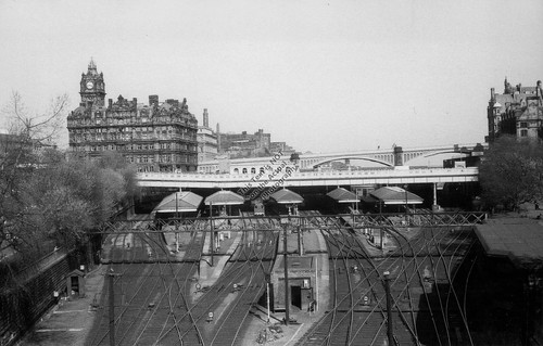 1975 edinburgh waverley train - edinburgh,